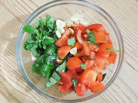 Fresh chopped ingredients for Tomato Basil Chicken