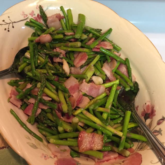 Asparagus with Garlic and Smoked Bacon